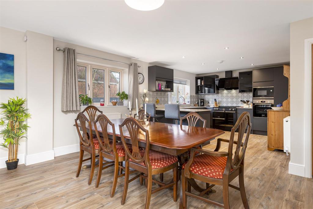 Kitchen 6.jpg