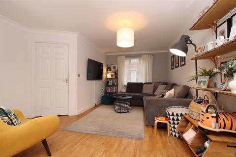 23 Edwards Court, Exeter, EX2 7RL