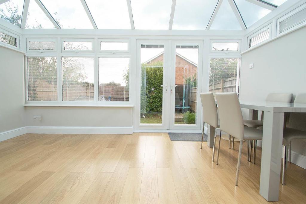 Jerome Close, Eastbourne 3 bed semidetached house £330,000