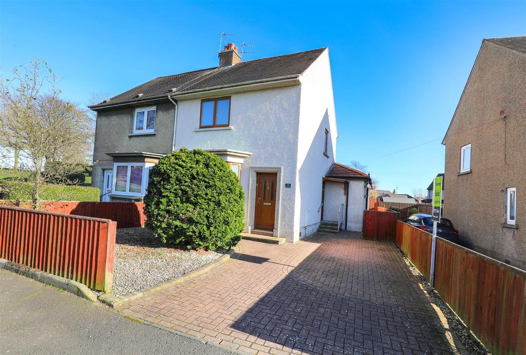Sweetbank Drive, Markinch, Glenrothes 3 bed semidetached house £139,995