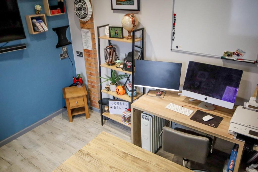 Bar/Office
