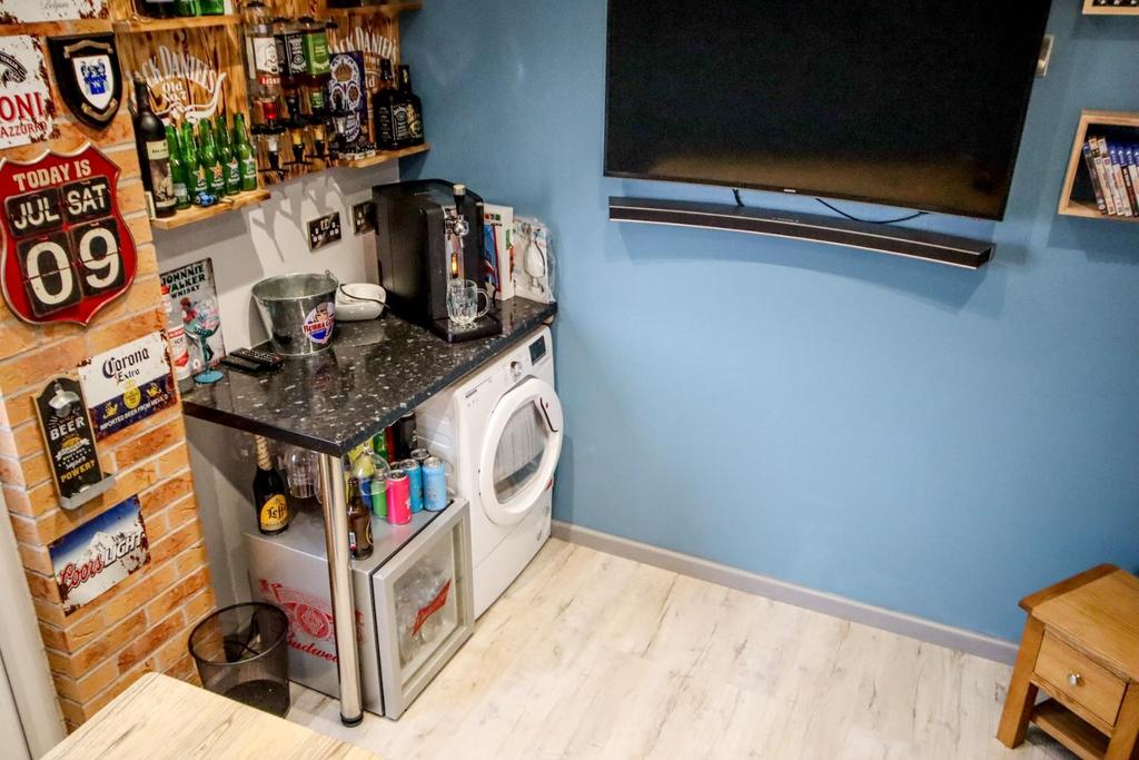 Bar/Office
