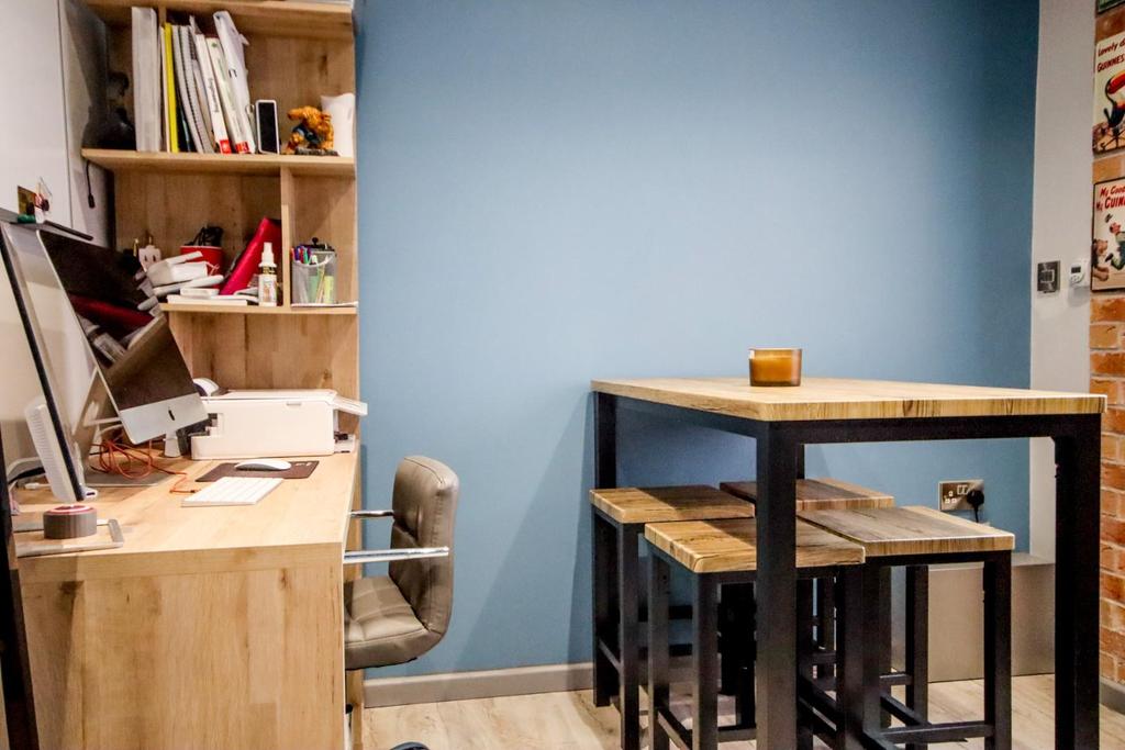 Bar/Office