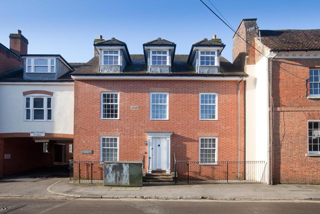 St Edmunds Church Street, Salisbury 2 bed flat for sale £310,000