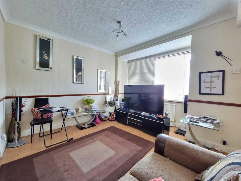 Staines Road, Ilford 3 bed house - £475,000