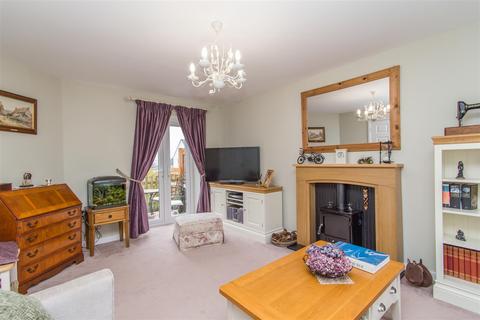1 Cornfield Way, North Tawton, EX20 2FB