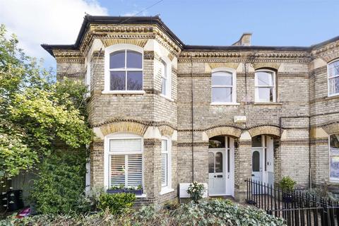 1b Amerland Road, London, SW18 1PX