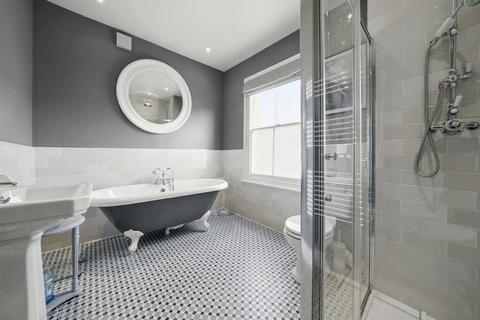 1b Amerland Road, London, SW18 1PX