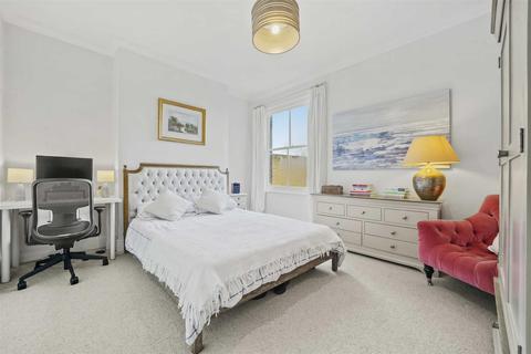 1b Amerland Road, London, SW18 1PX