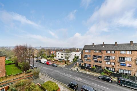 Flat 28, Travers House, 127 Dalmeny Avenue, London, N7 0JJ