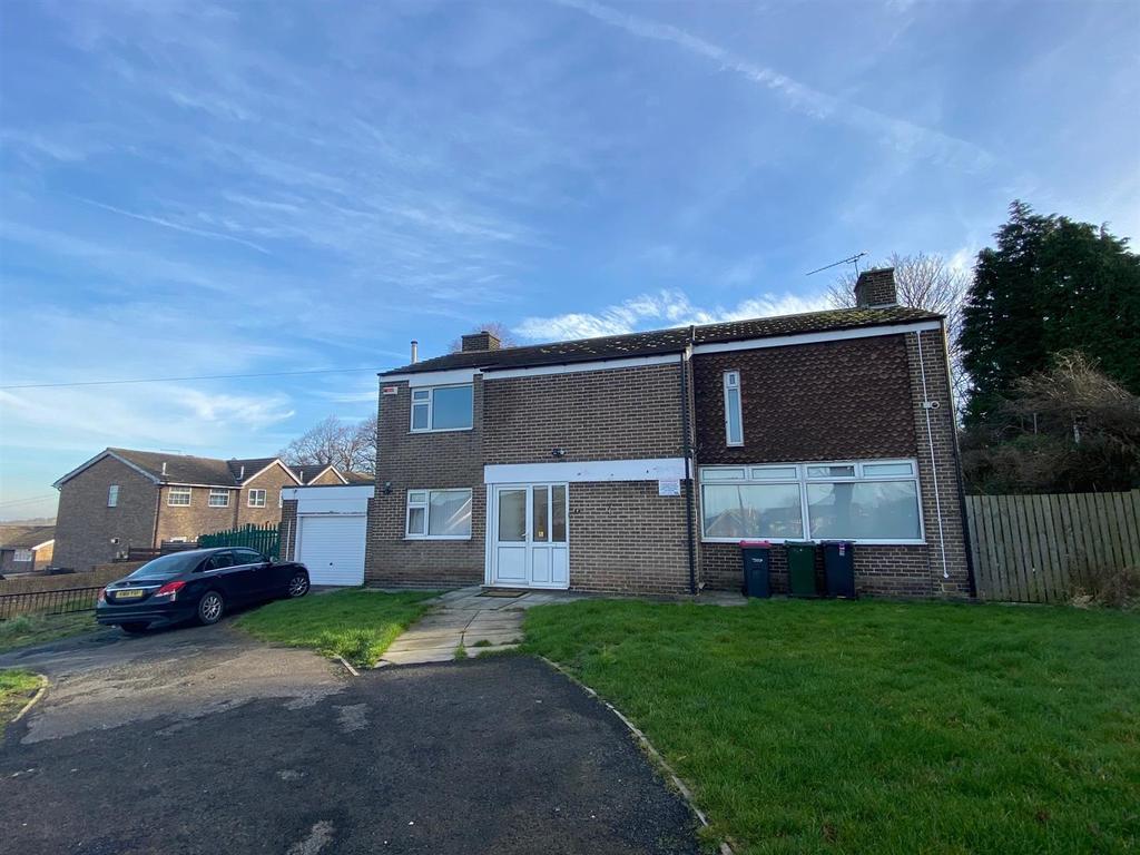 Vicarage Close, Dalton, Rotherham 5 bed detached house £750 pcm (£173 pw)