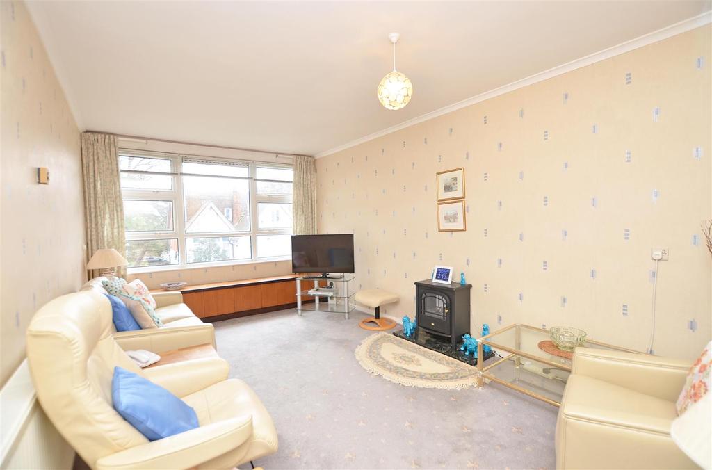 Bucklands Road, Teddington 2 bed apartment £315,000