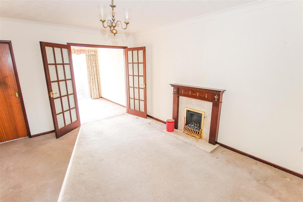 Loring Road, Porthill, Newcastle 3 bed detached house £215,000
