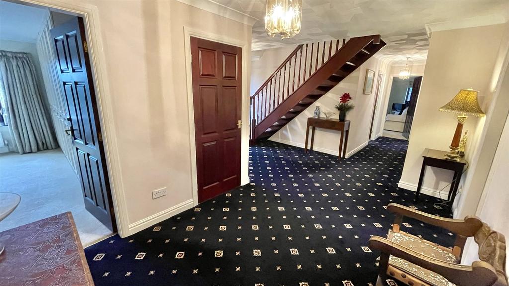 Doncaster Road, Ardsley, Barnsley, S71 4 bed bungalow £395,000