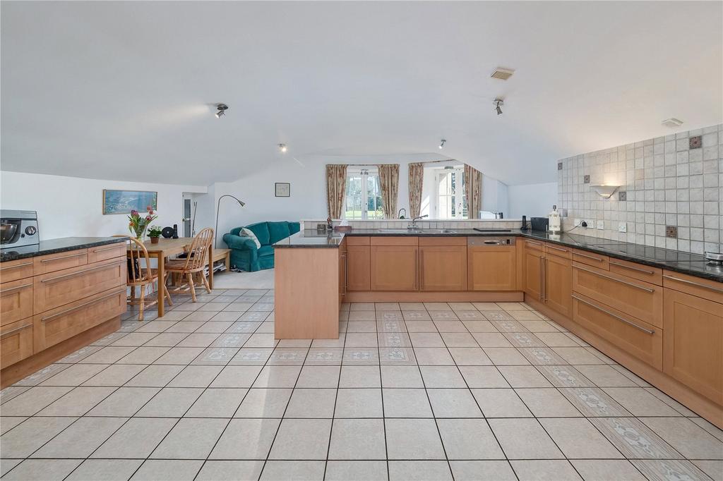 Kitchen/Dining