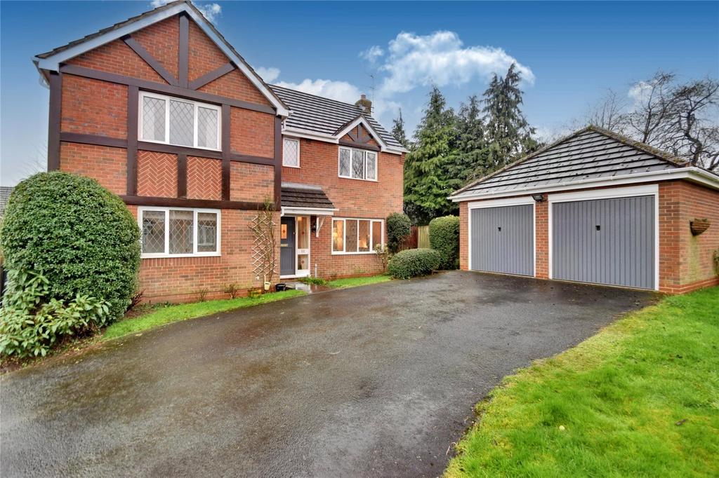 11 Larks Rise, Cleobury Mortimer... 4 bed detached house £425,000