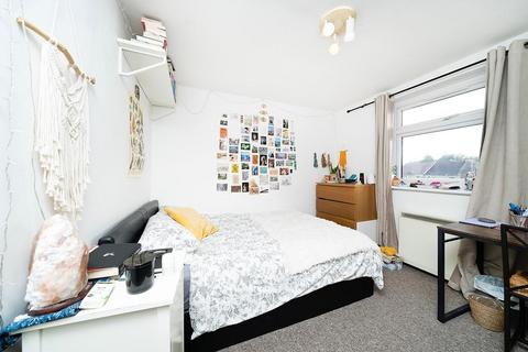 undefined, Over 1000 sq feet