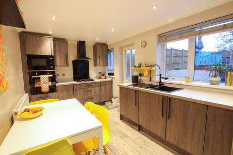51 Skipton Circus, Nottingham, NG3 7DR