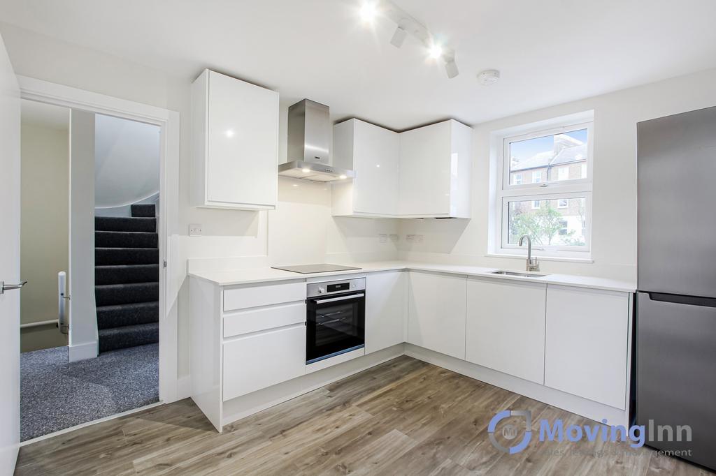 Ethelbert Road, Wimbledon, SW20 3 bed flat £2,500 pcm (£577 pw)