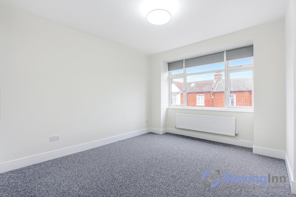 Ethelbert Road, Wimbledon, SW20 3 bed flat £2,500 pcm (£577 pw)