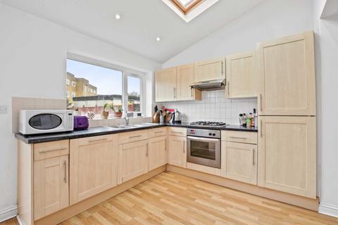 4 bedroom semi-detached house to rent, First Avenue, Acton London, W3 7JN