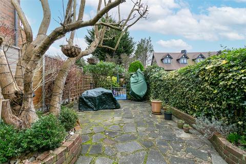 9, Grove Cottages Falconer Road, Bushey, WD23 3AE