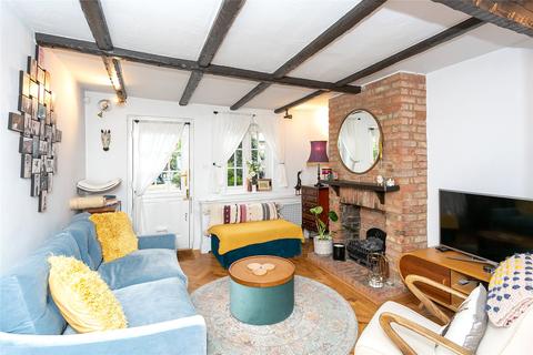 9, Grove Cottages Falconer Road, Bushey, WD23 3AE