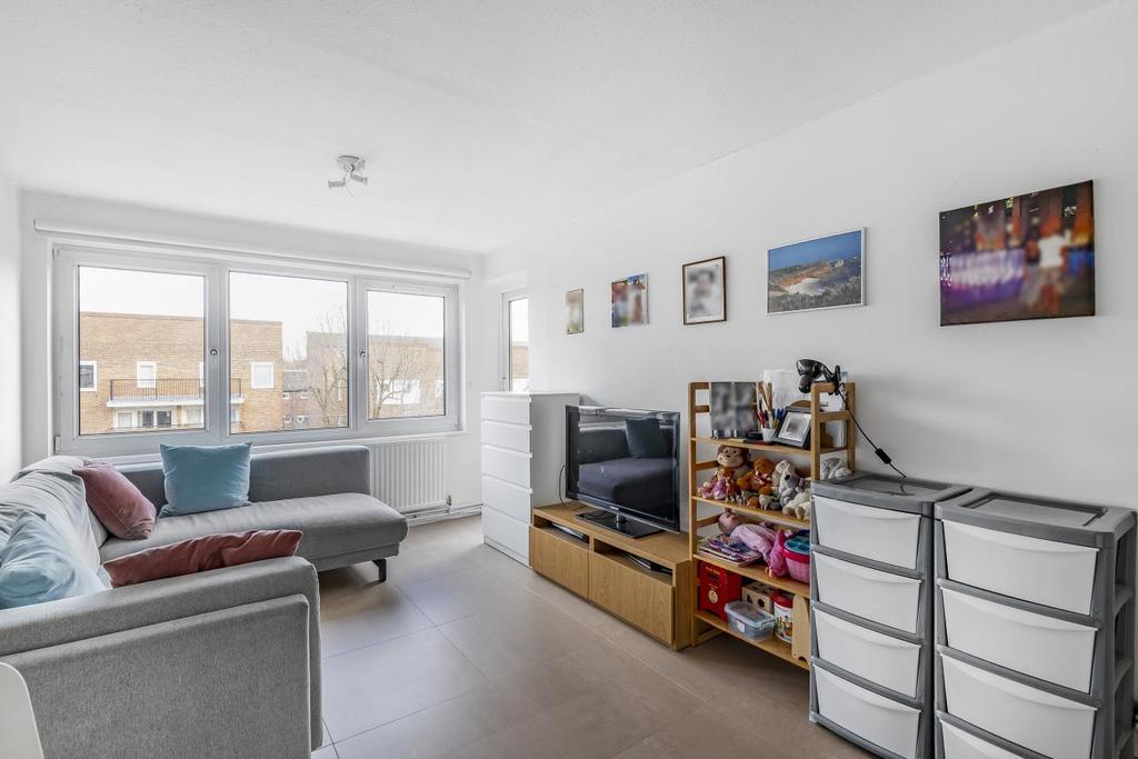 Cowdenbeath Path, Islington 1 bed flat £400,000