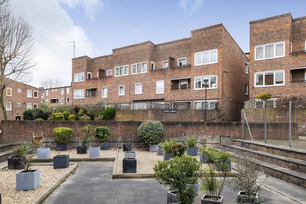 Cowdenbeath Path, Islington 1 bed flat £400,000