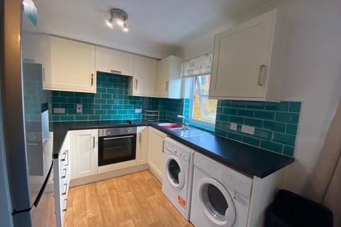 2 bedroom flat to rent, Windsor Mews, Adamsdown Square, Cardiff