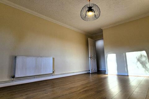 2 bedroom apartment to rent, WINCHESTER ROAD, SOUTHAMPTON