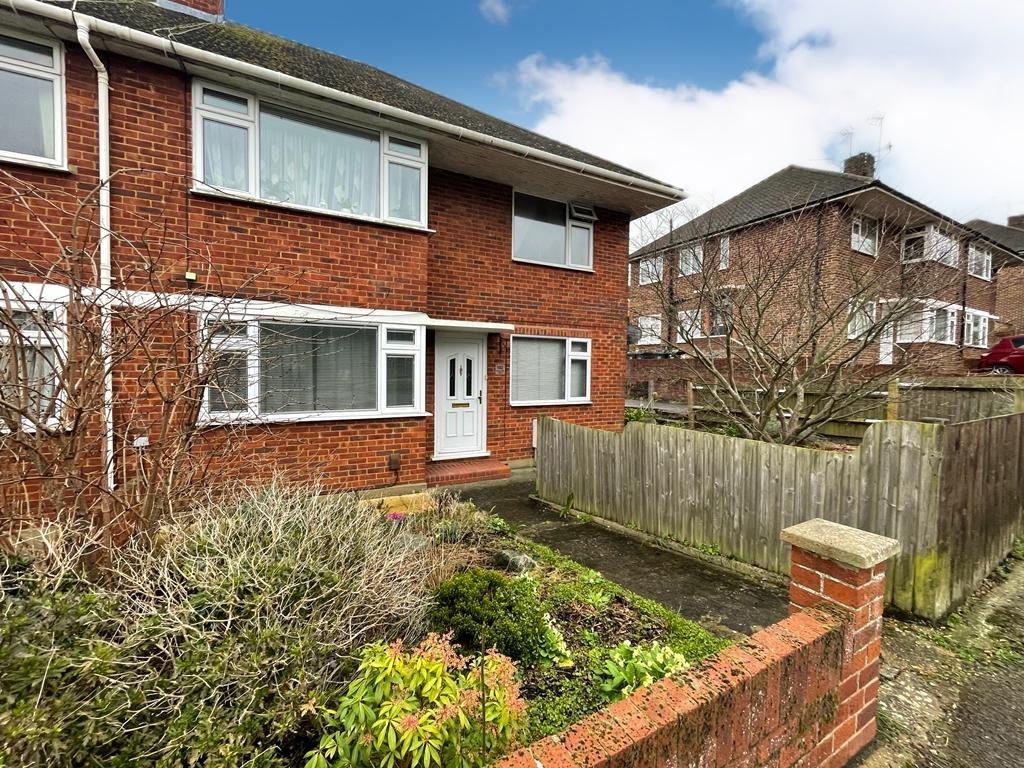 Quarry Hill Road Tonbridge TN9 2 bed ground floor maisonette - £1,100 ...