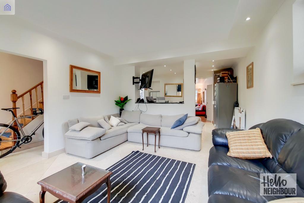 Lakeview Road, London, SE27 3 bed terraced house £2,200 pcm (£508 pw)