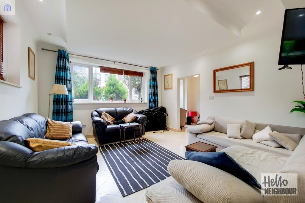Lakeview Road, London, SE27 3 bed terraced house £2,200 pcm (£508 pw)