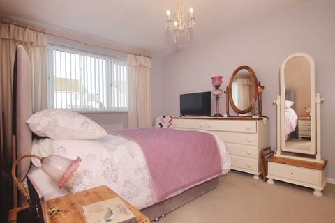 18 Birchfield Close, Tonteg, Pontypridd, CF38 1NS