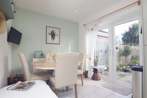 18 Birchfield Close, Tonteg, Pontypridd, CF38 1NS