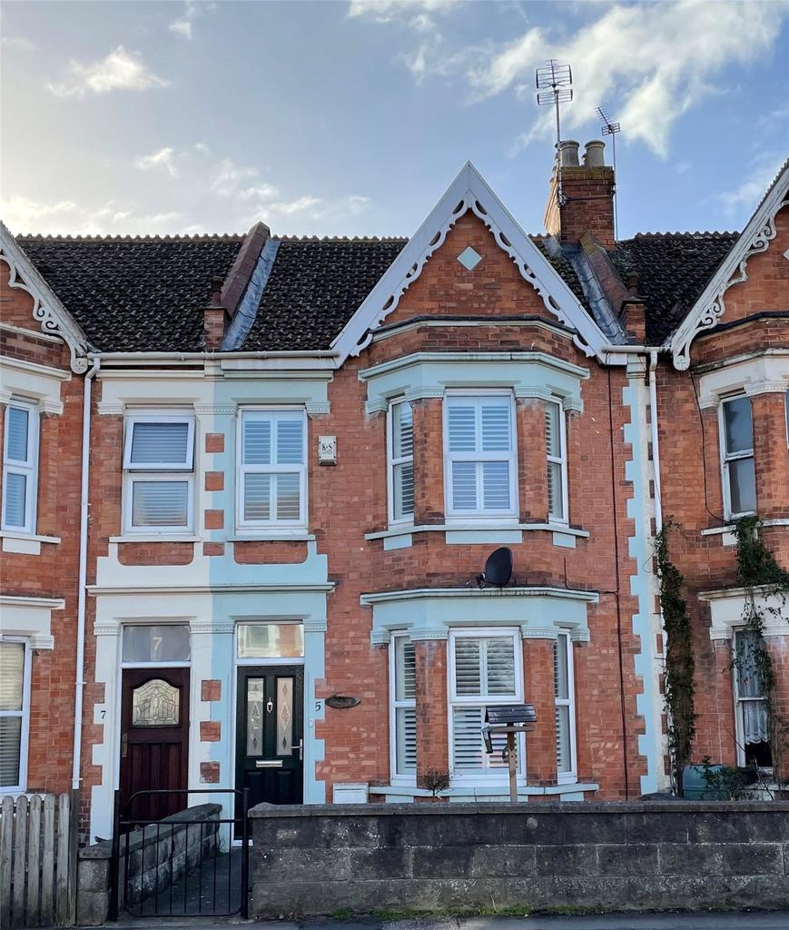 Highbridge Road, BurnhamonSea, TA8 4 bed terraced house £315,000