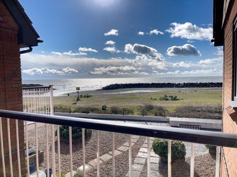 elmer-beach-front-west-sussex-2-bed-retirement-property-182-000