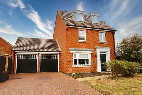 23 Litten Close, Collier Row, Romford, RM5 2LG