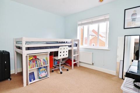 23 Litten Close, Collier Row, Romford, RM5 2LG