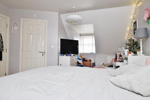 23 Litten Close, Collier Row, Romford, RM5 2LG