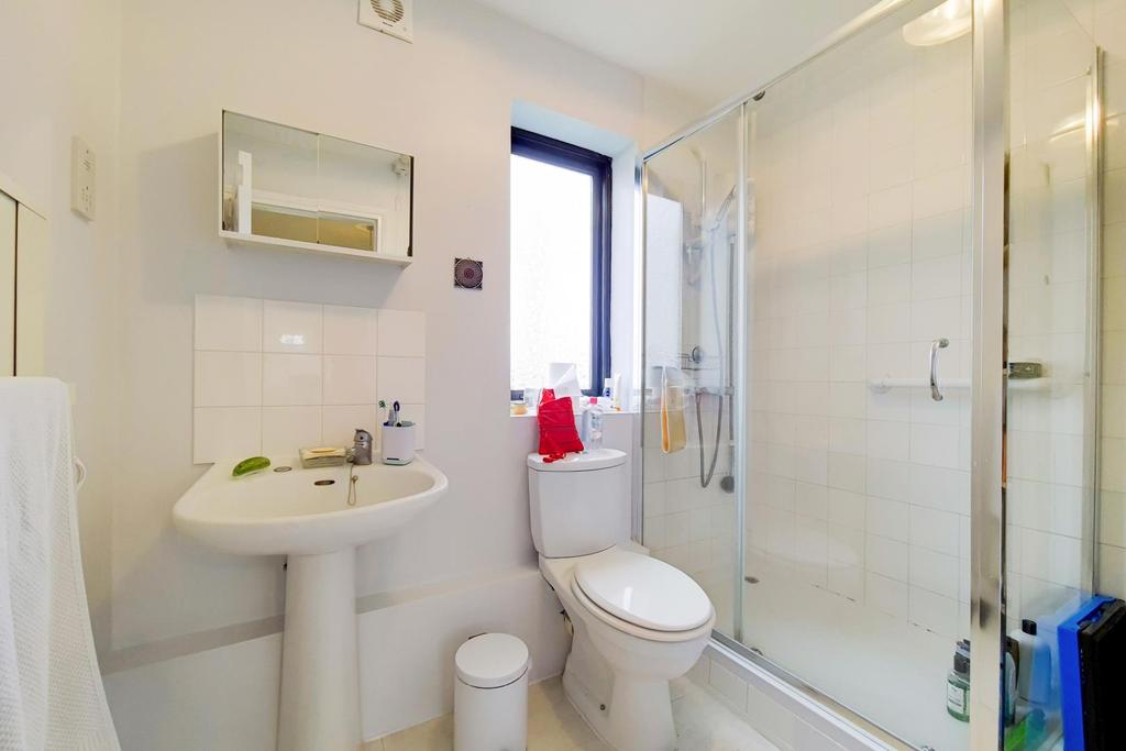 7 Shower Room-0.jpg