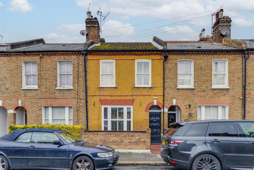 Short Road, London, W4 3 bed terraced house £750,000