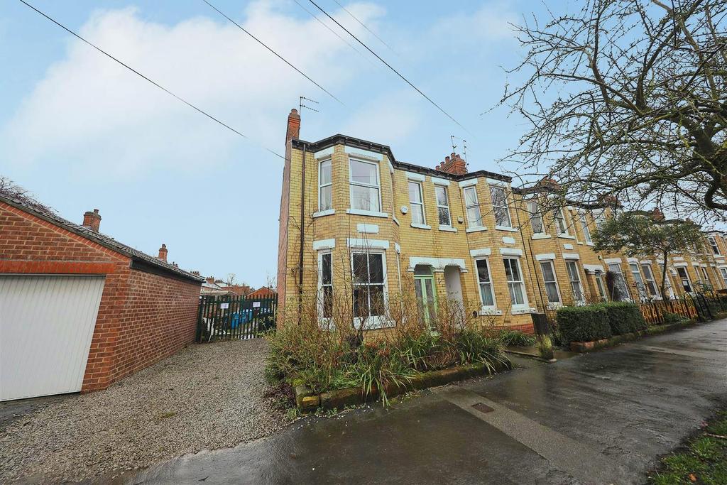 Richmond Street, Hull 4 bed end of terrace house £270,000