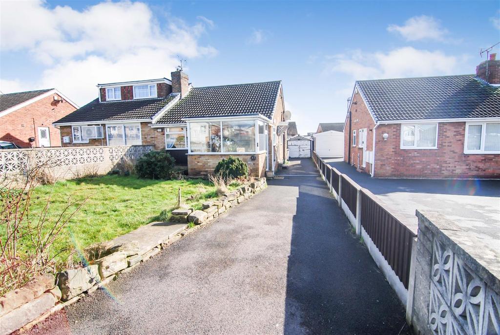 Crescent, Darfield, BARNSLEY 2 bed semidetached bungalow £