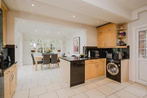 73 Lambton Road, London, SW20 0LW