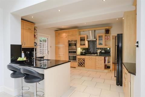73 Lambton Road, London, SW20 0LW