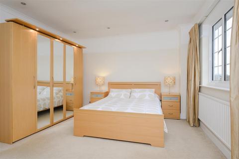 73 Lambton Road, London, SW20 0LW