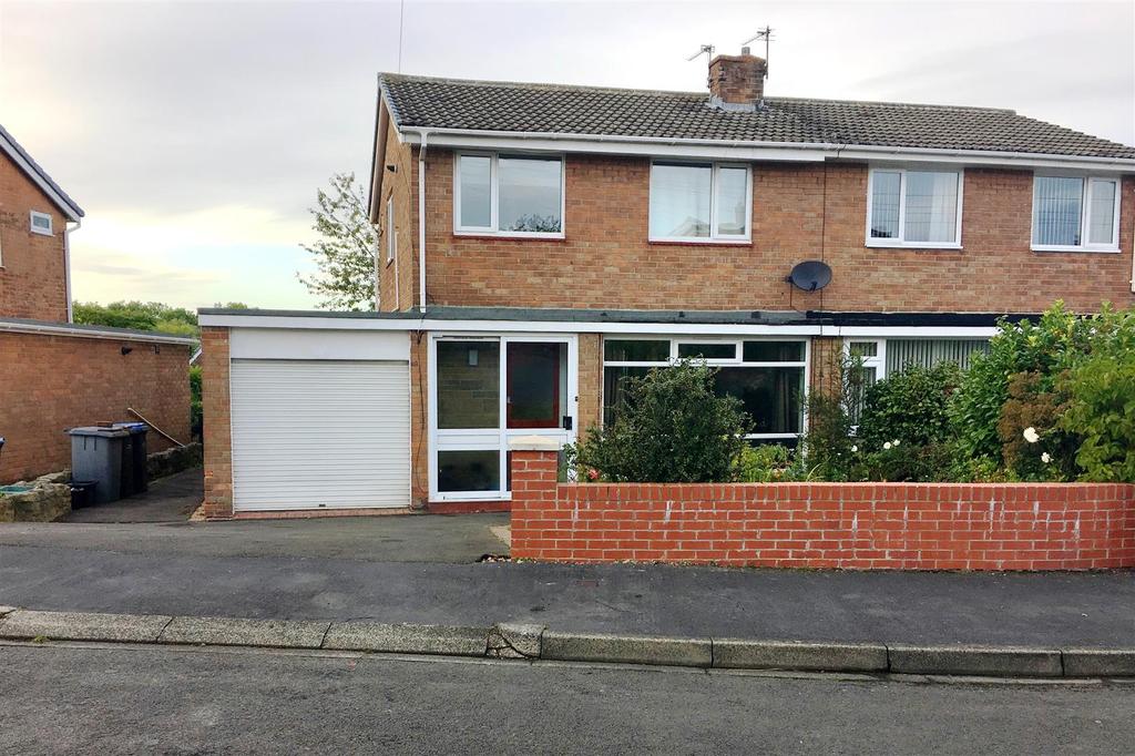 Prebends Field, Gilesgate, Durham 3 bed semidetached house £750 pcm