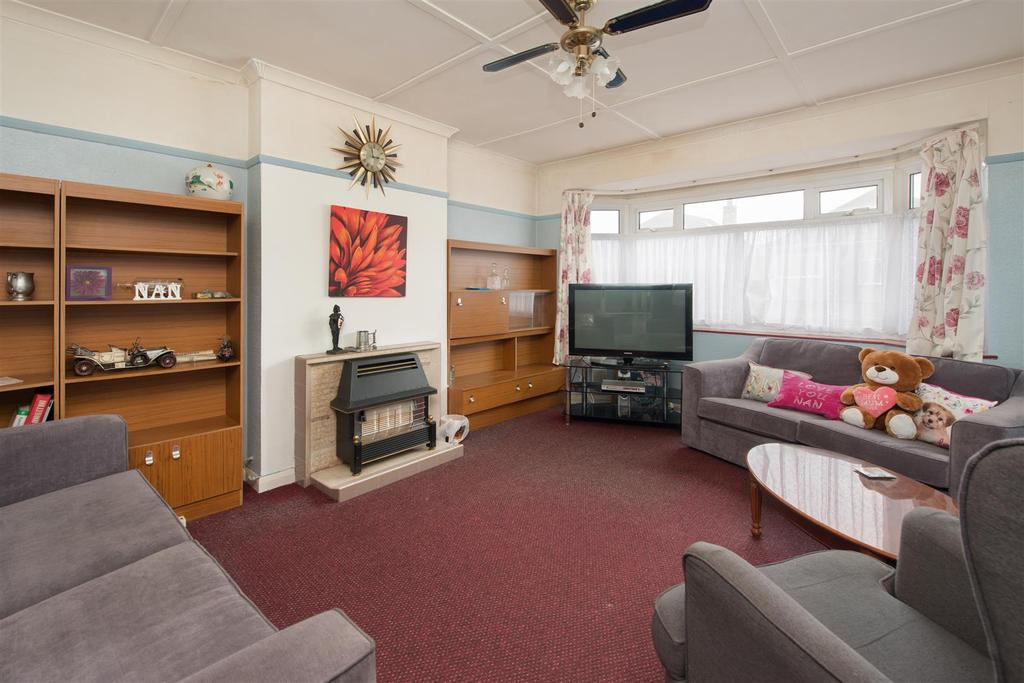 Kemp Road, Whitstable 2 bed bungalow £385,000